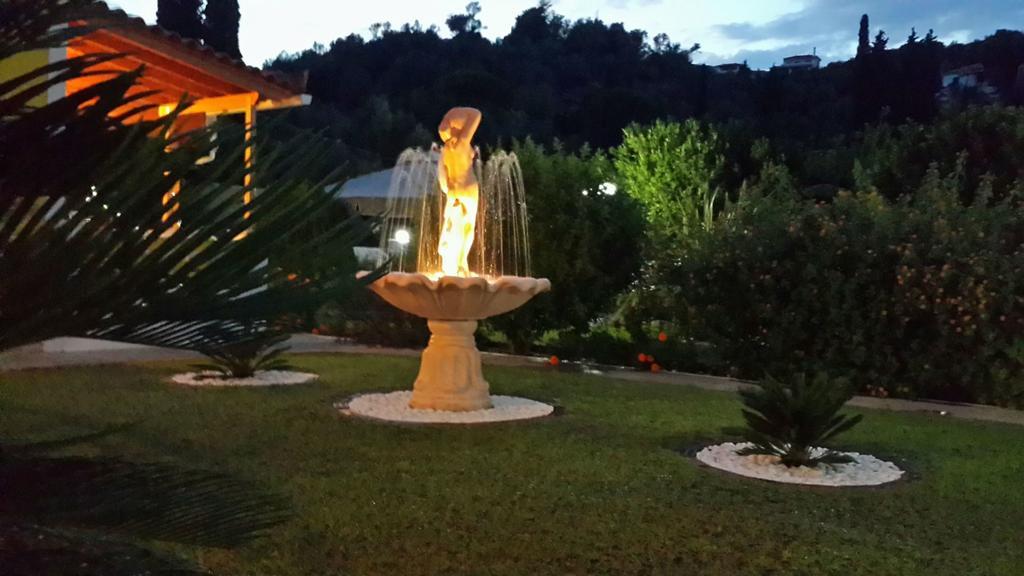 Elisabeth Villas Kerveli Bagian luar foto
