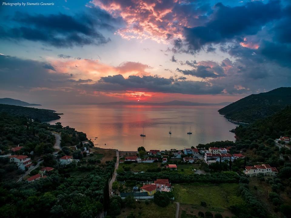 Elisabeth Villas Kerveli Bagian luar foto